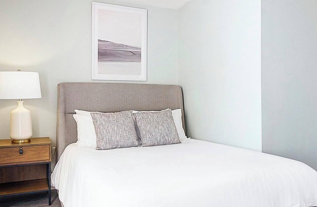 Landing | Stylish Studio, Pool, Gym