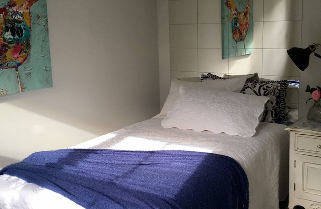 Lane Cove " Garden Oasis " for a SOLO Female, free pkg, shops, max. 7 days