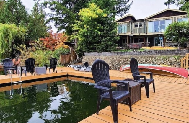 Langford Lake Oasis - lakefront property