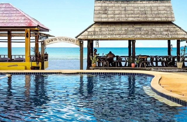 Lanta New Beach Bungalows