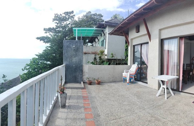 lanta villa sunset sea view