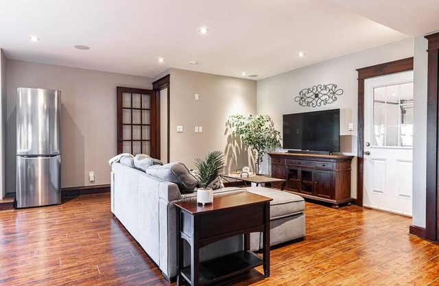 Large 2 Level, Private Guest Suite, Attached to Main House with Separate Entry