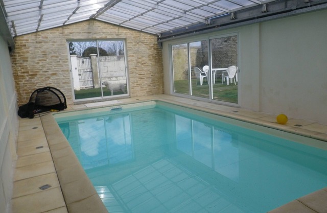 Large 23-bed house in Rochefort (17) with heated indoor swimming pool
