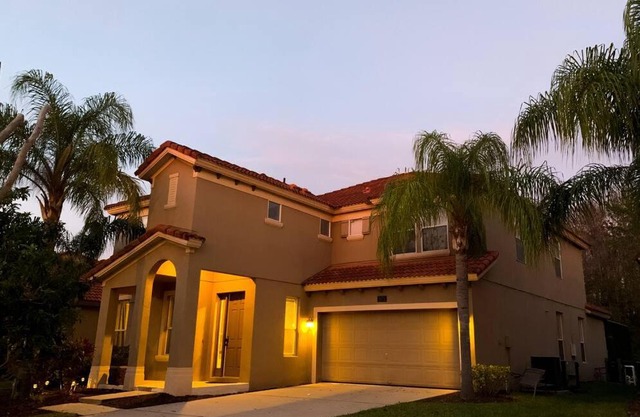 Large 6 Bedroom Home Near Disney World - Private Pool, Hot Tub and Grill