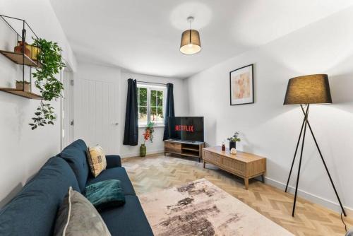 Large and Stylish Abode in Nottingham - Sleeps 15