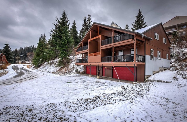 Large and well appointed. Four bedroom, four bathroom, Steps to lift!