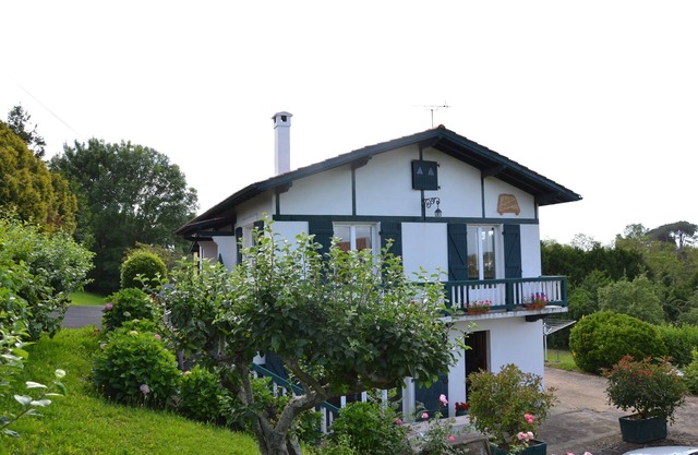 LARGE APARTMENT GUETHARY/ST JEAN 90m2 FOOT BEACH+SEA VIEW+TERRACE+CALM+PARKING+WIFI
