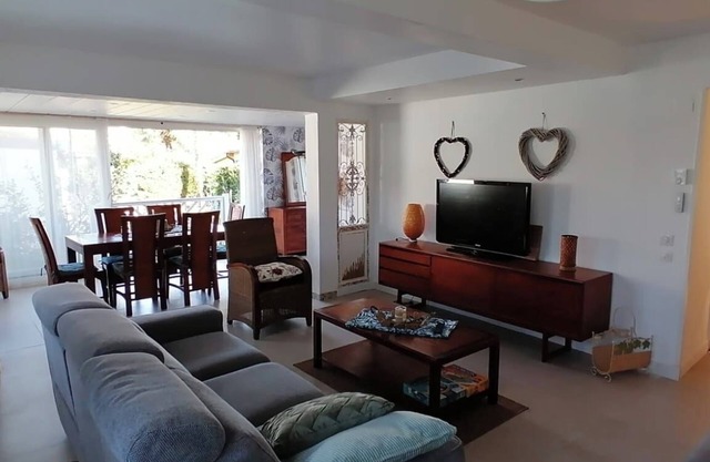Large apartment in Hendaye with private garden