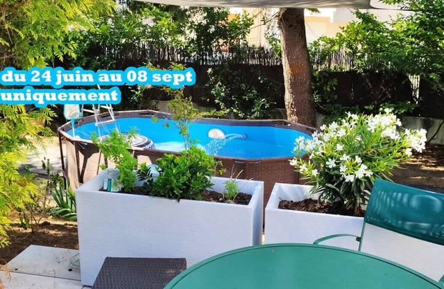 Large Architect designed Villa Royan center 12 sleeps - 16mn from the beach Classified 4*