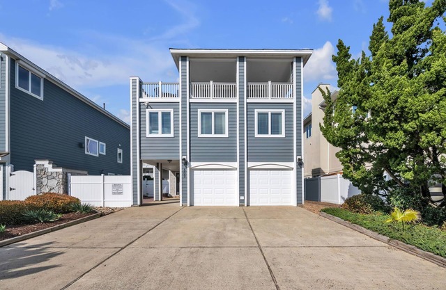 Large Beach Home across the street from Oceanfront in Virginia Beach