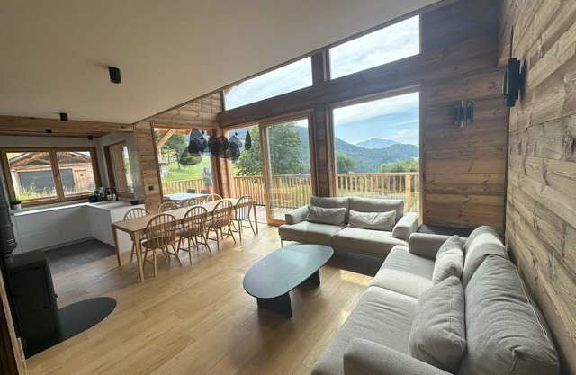 Large, comfortable new chalet - at the foot of the slopes - Plagne Montalbert - 12/14p