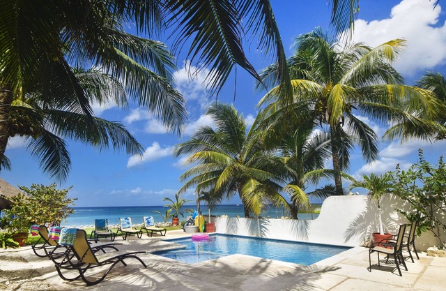 Large Groups , Beachfront Villas with Pools, Staff