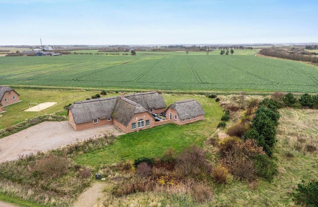 Large holiday home for 20 people with large pool, Hot tub for 7 people and activity room.