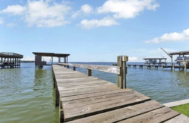 Large Home With Boat Dock and Picture Perfect Sunsets Sleeps 14