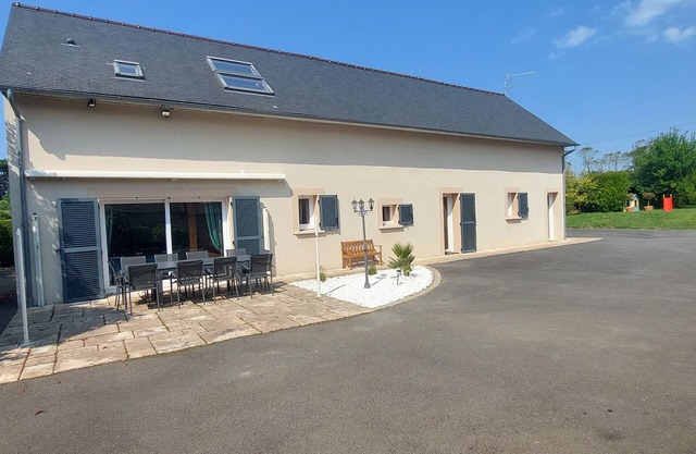 Large house ☀ garden ☀ near the landing beaches