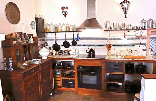Large natural stone house - Roof terrace with distant views - Nearby beach on the river