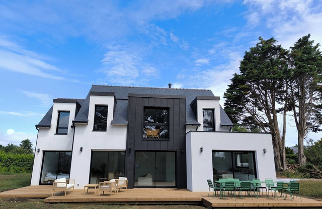 Large new villa 2025 in Port Manech