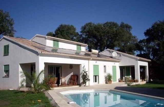 Large new villa close to beach with private pool