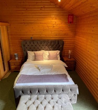 Large Private En-suite Space