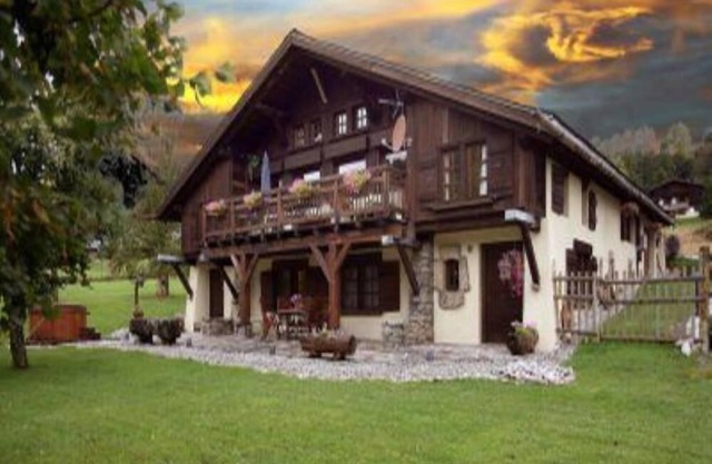 Large, renovated mountain farm
