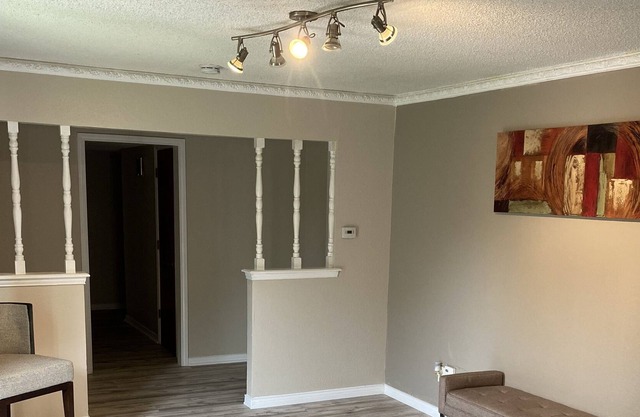 Large Safe Clean home close to Everything