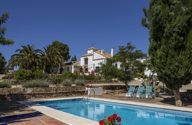 Large Spanish Cortijo in Andalucia with private pool, paddle lit