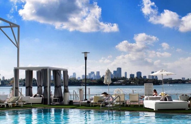 Large studio at the iconic 1100 West condo hotel