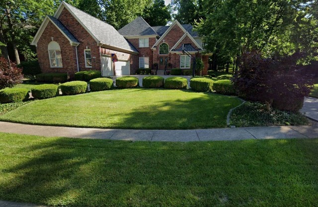Large Updated Modern Home In Great Neighborhood With Golf Simulator
