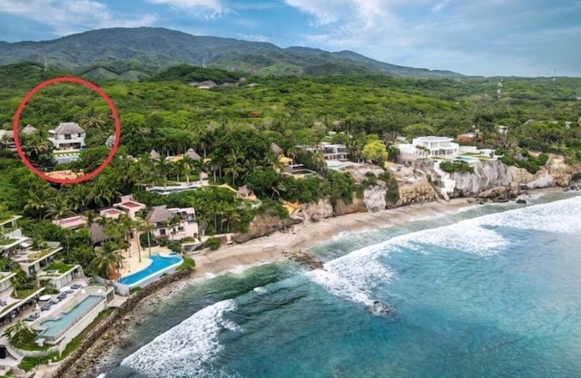 Large vacation home with ample space to entertain family and friends -Punta Mita