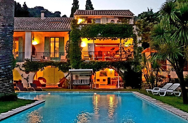 Large Villa, Col de Villefranche, with pool & private tennis court