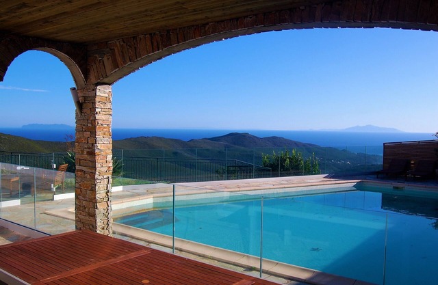 LARGE VILLA - 4 * - HEATED SWIMMING POOL, 180° SEA VIEW - AIR CONDITIONED n