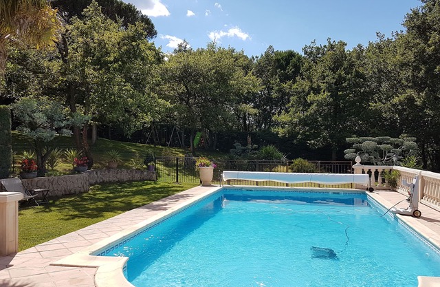 Large villa in Drôme provençale. Nice benefits.
