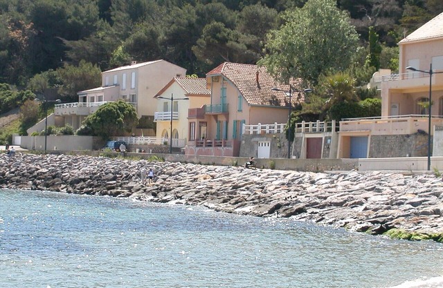 Large waterfront house in unique location