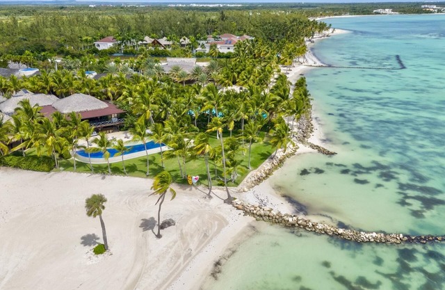 Las Hamacas -Stunning Beachfront Villa at Cap Cana