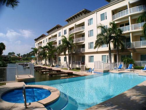 Las Marinas 106 Channelfront boatslip waterview