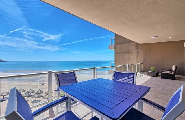 Las Palomas Oceanfront Splendor! Views Right on the Ocean, Stunning Vacation Condo Ocean Front 3 Bed