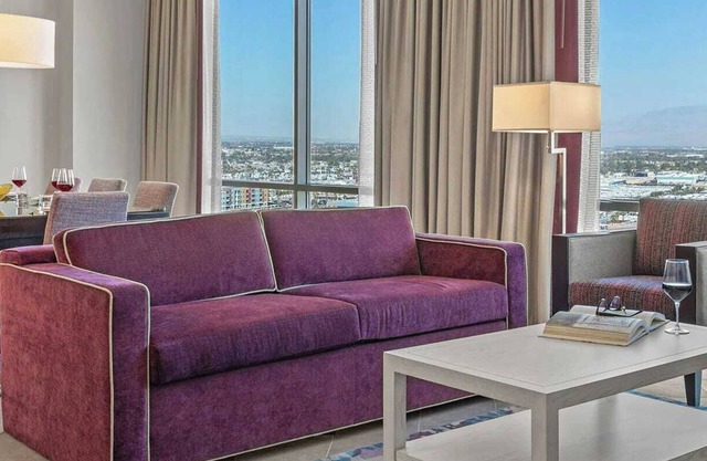 Las Vegas Grand Prix 5-day 2 Bedroom Presidential Reserve Suite !