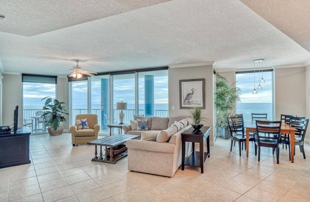 Last min Sept 27 - Oct 3rd open! Beautiful w/Beach Chairs Included!