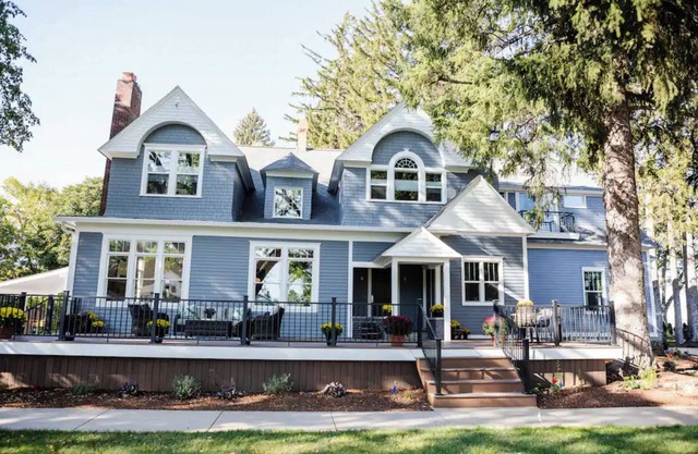 LAST MINUTE DEAL FOR AWARD WINNING COPPER KING MOUNTAIN MANSION AT DEEP DISCOUNT