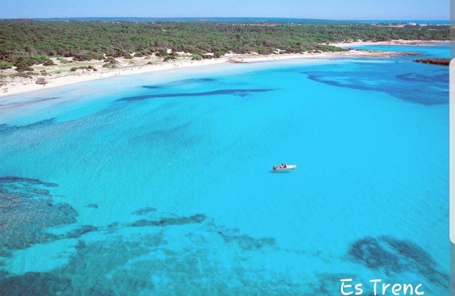 LAST MINUTE Mediterranean holiday home with private pool near the beach