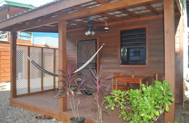 Latitude 17 Garden Room, heart of Hopkins Village, Belize