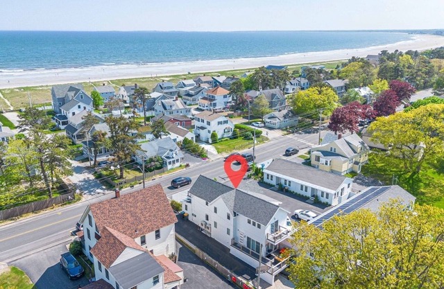 Latitude Adjustment – Brand-New 3 BDR in Scarborough! Walk to Beach & Dining