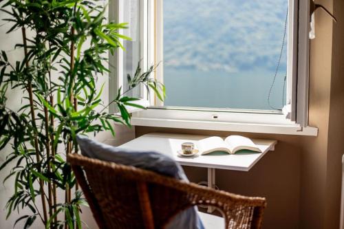 Lavanda Lake View Studio