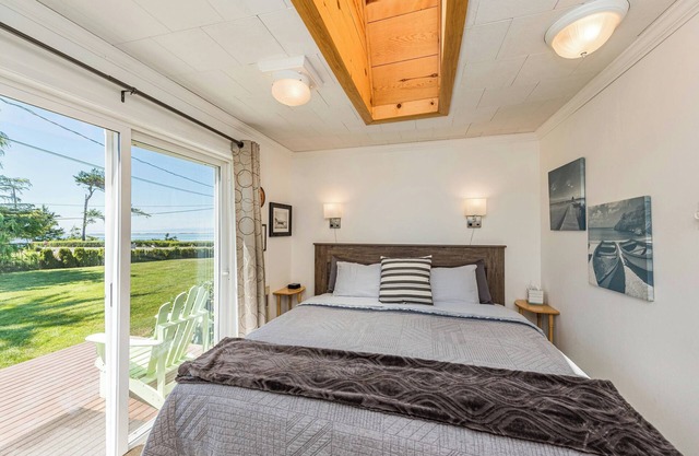 Lavender Suite - King, full kitchen, jetted tub