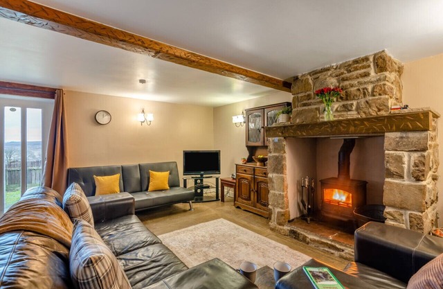 Laverock Lodge - Two Bedroom House, Sleeps 4