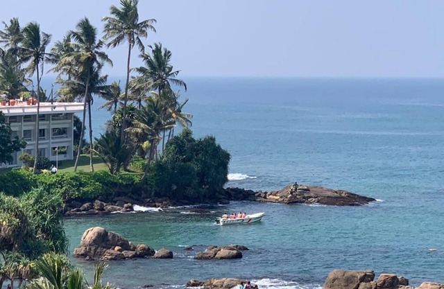 Lavinia Bay Beach Hotel
