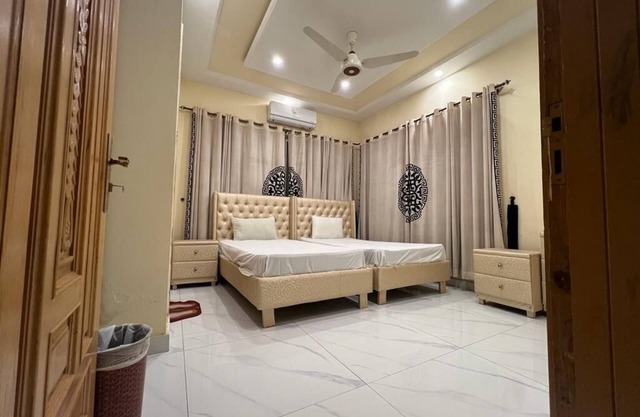 Lavish Guest House G-8