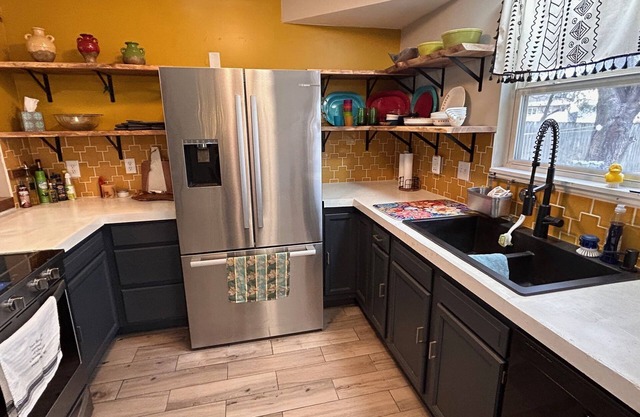 Lawrence Downtown walkable Abode