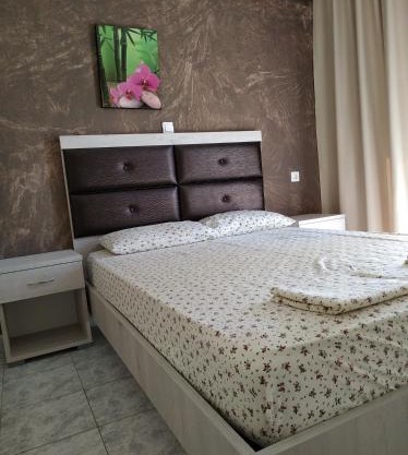 LAZAROS APARTMENTS