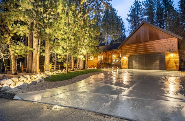 Lazy Bear Lodge by AvantStay | 🌲 Pine Tree Paradise w/Game Room